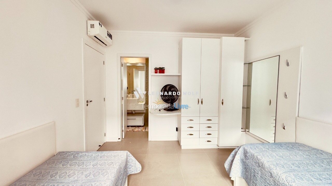 Apartamento para alquiler de vacaciones em Governador Celso Ramos (Praia de Palmas)
