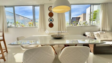🌊 Exclusive Penthouse with Private Pool in Praia de Palmas