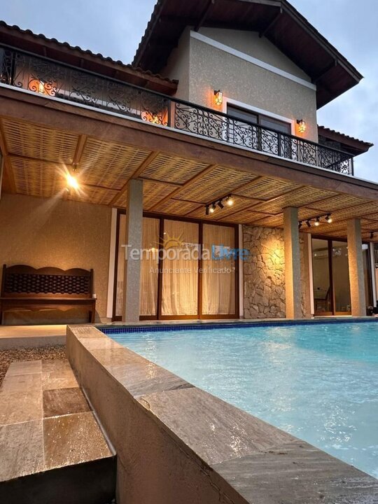 Casa para alquiler de vacaciones em Bombinhas (Praia de Bombas)