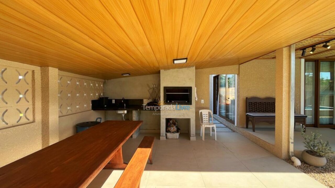Casa para alquiler de vacaciones em Bombinhas (Praia de Bombas)