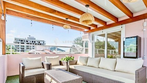 ⭐ Spacious House with Pool Near the Sea | Sleeps Up to 14