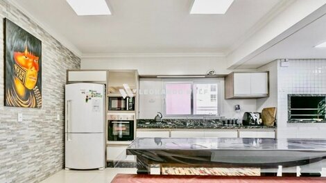 ⭐ Spacious House with Pool Near the Sea | Sleeps Up to 14