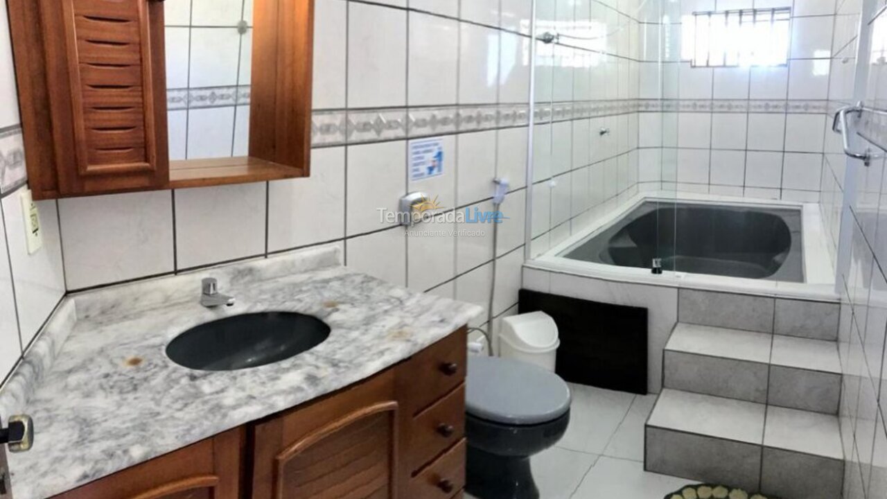 Apartment for vacation rental in Bombinhas (Praia de Bombas)