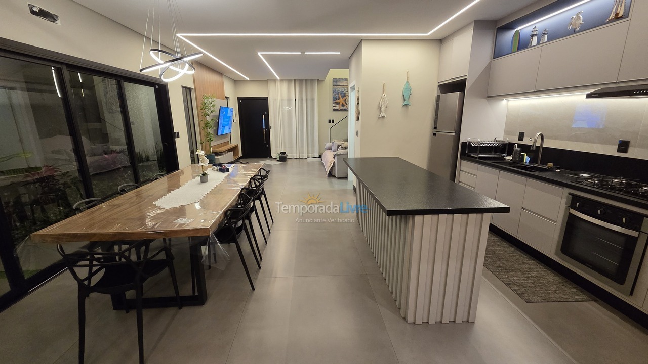 Casa para alquiler de vacaciones em Itapoá (Itapema do Norte)