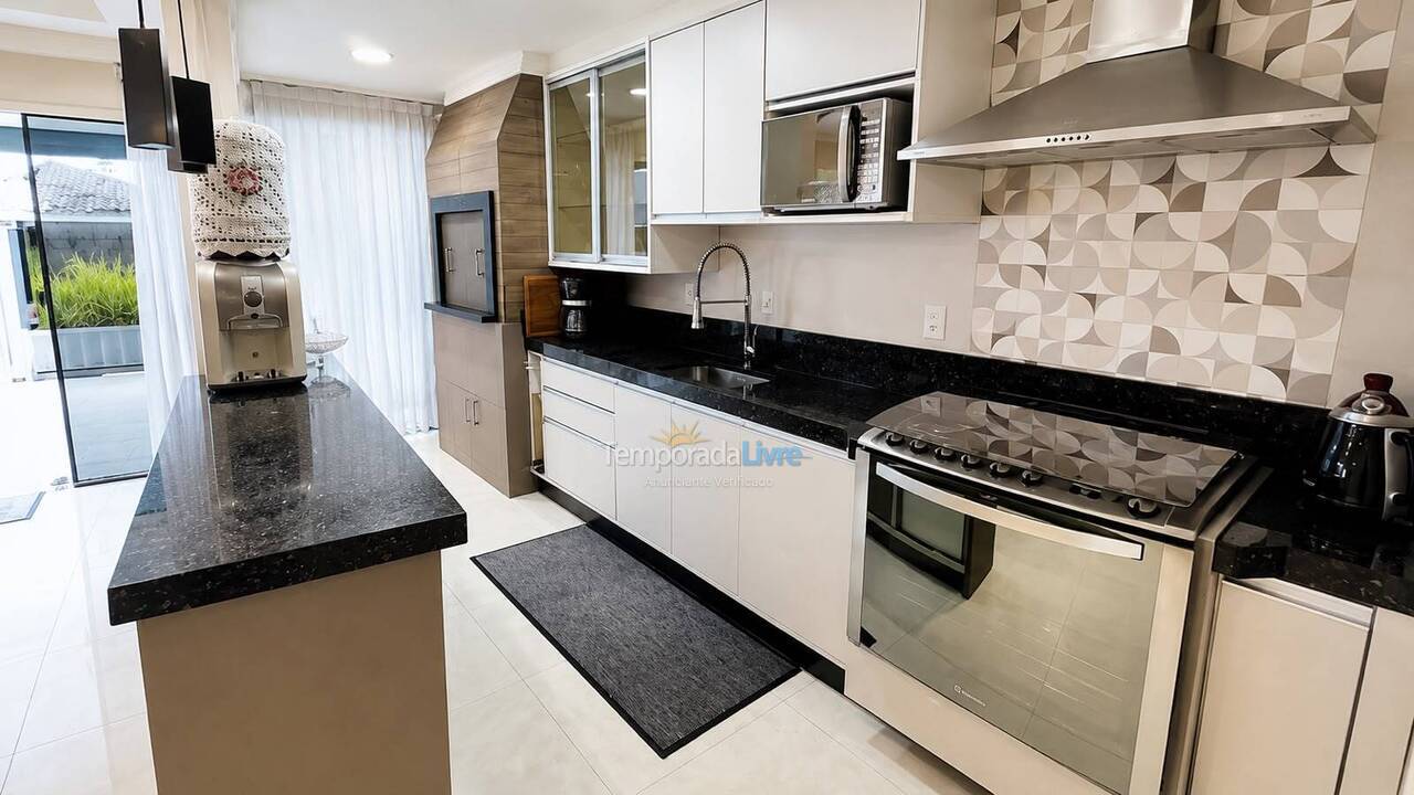 House for vacation rental in Bombinhas (Canto Grande)