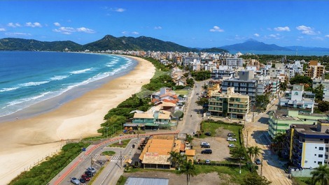 Apartamento para 8 pessoas a 30 metros do mar