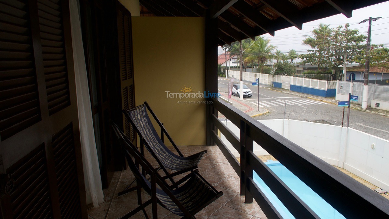 Casa para aluguel de temporada em Balneário Piçarras (Piçarras)