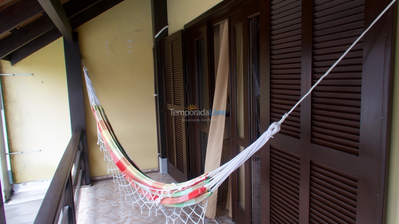 Casa para aluguel de temporada em Balneário Piçarras (Piçarras)