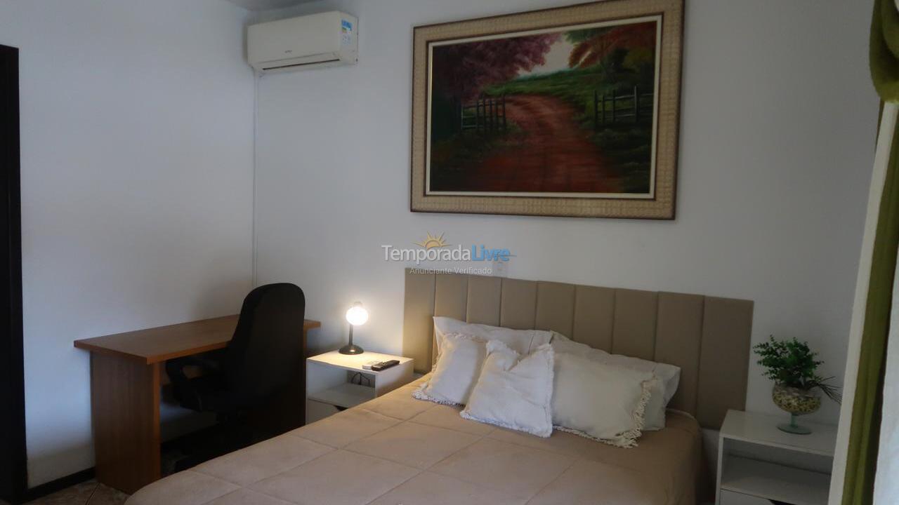 Casa para aluguel de temporada em Balneário Piçarras (Piçarras)
