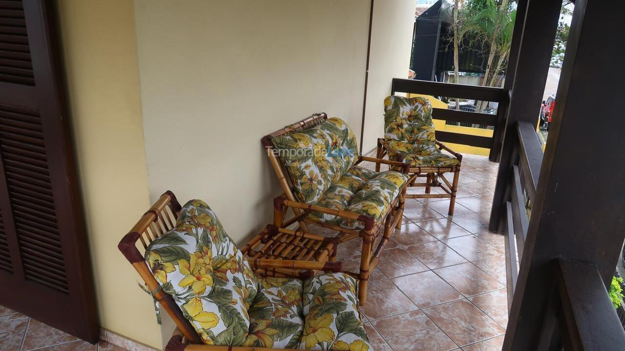 Casa para aluguel de temporada em Balneário Piçarras (Piçarras)