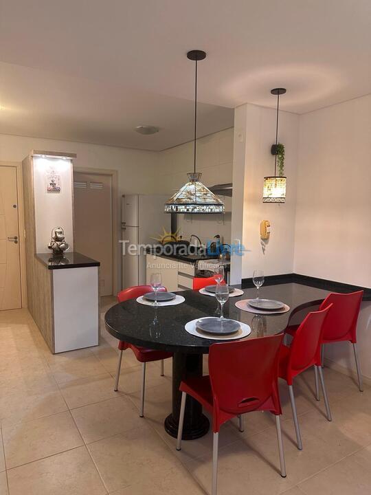 Apartamento para aluguel de temporada em Governador Celso Ramos (Praia de Palmas)