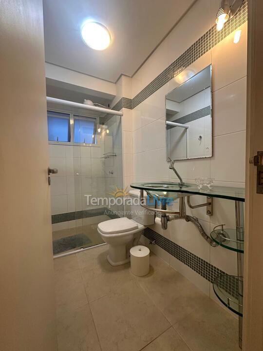 Apartamento para aluguel de temporada em Governador Celso Ramos (Praia de Palmas)