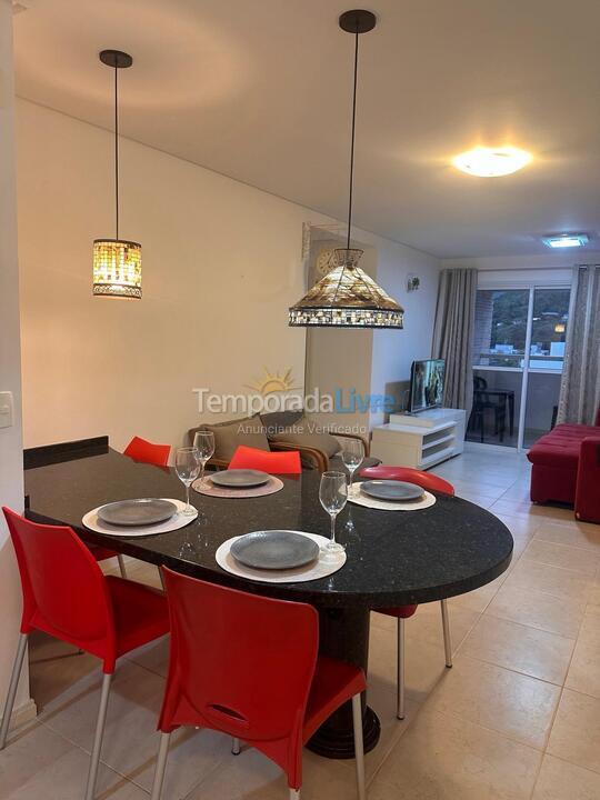Apartamento para aluguel de temporada em Governador Celso Ramos (Praia de Palmas)