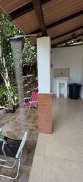 Chalet in the woods, 5 minutes from the beach.