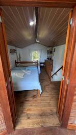 Chalet in the woods, 5 minutes from the beach.
