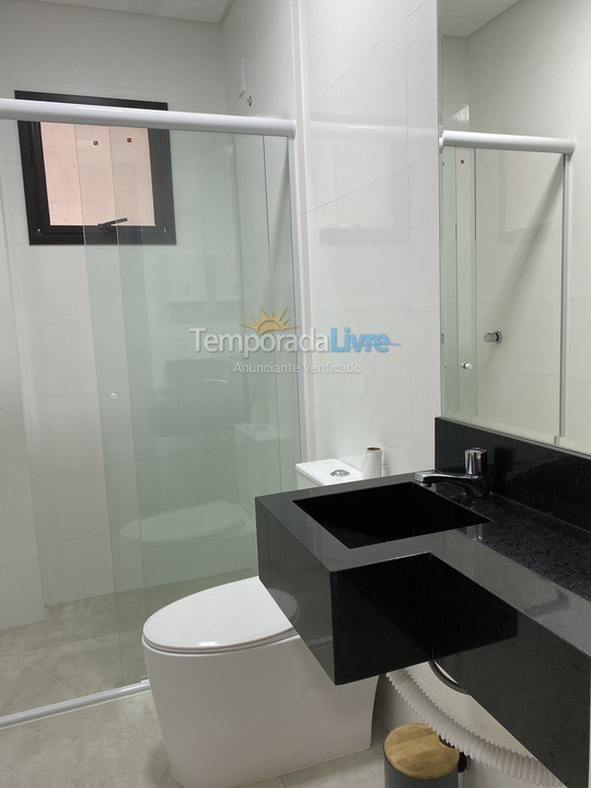 Apartamento para aluguel de temporada em Bombinhas (Praia de Bombas)