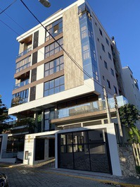 Apartamento 401, a estrenar, muy bien amueblado.