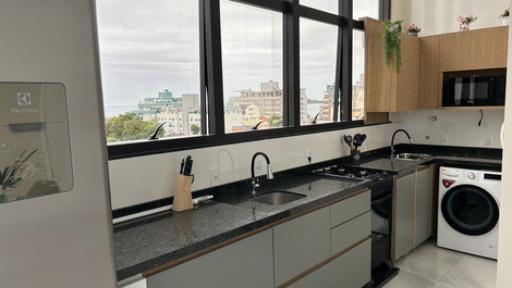 Apartamento 401, a estrenar, muy bien amueblado.