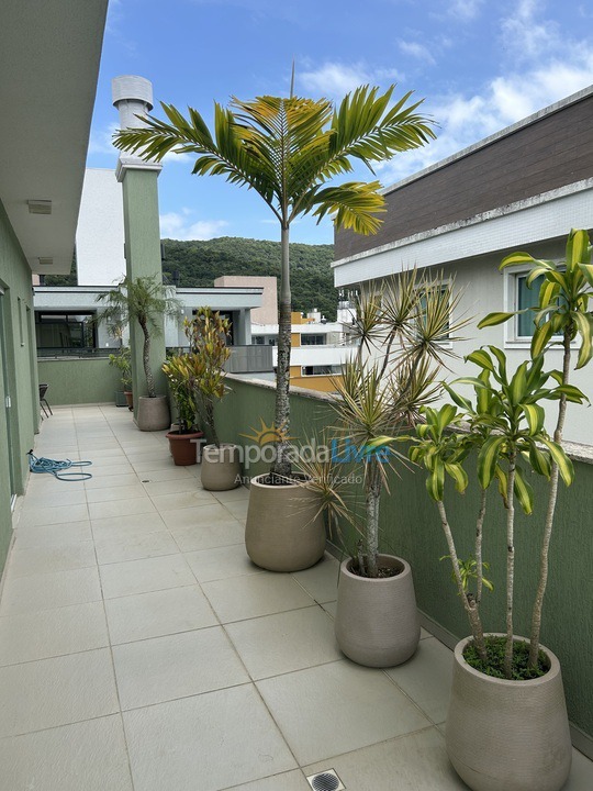 Apartamento para aluguel de temporada em Bombinhas (Praia de Bombas)