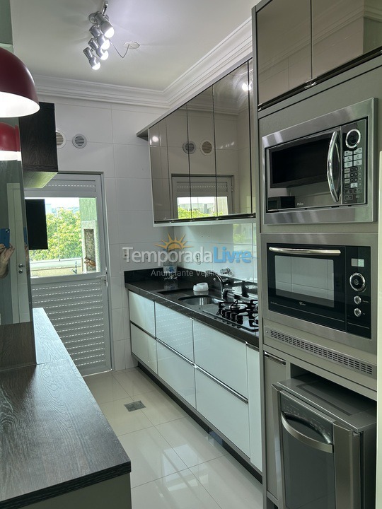 Apartamento para aluguel de temporada em Bombinhas (Praia de Bombas)