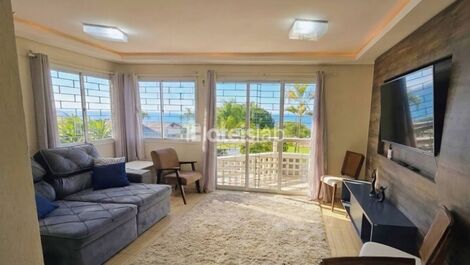 Charming apartment with sea view (C139