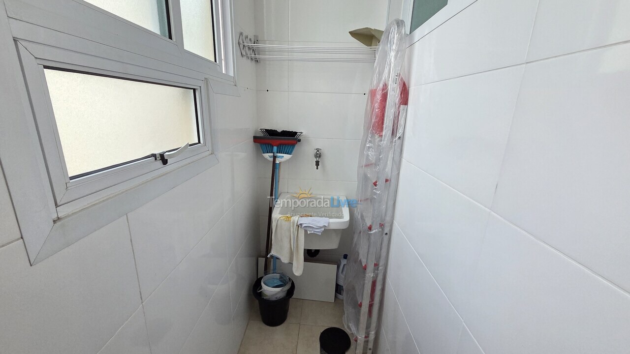 Apartamento para aluguel de temporada em Guarujá (Pitangueiras)