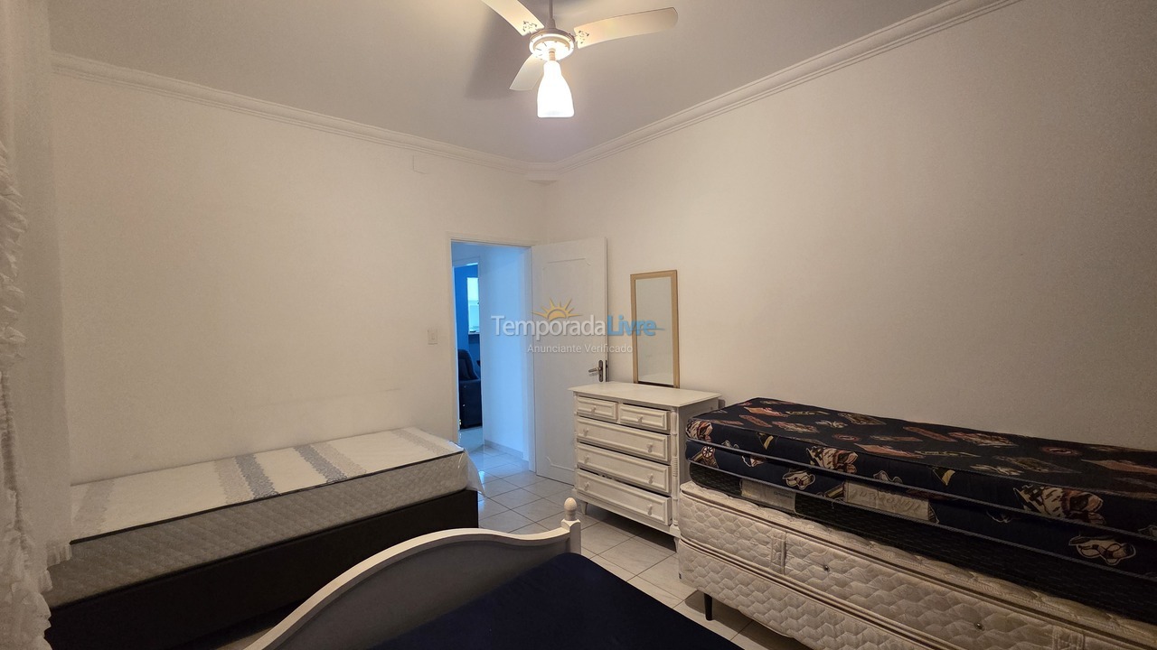 Apartamento para aluguel de temporada em Guarujá (Pitangueiras)