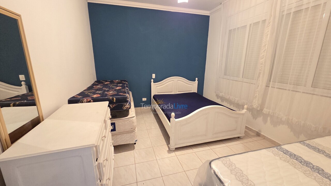 Apartamento para aluguel de temporada em Guarujá (Pitangueiras)