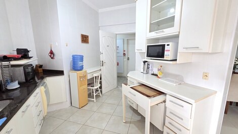 3-Suite Apartment with Air Conditioning and 2 Parking Spaces – Pitangueiras