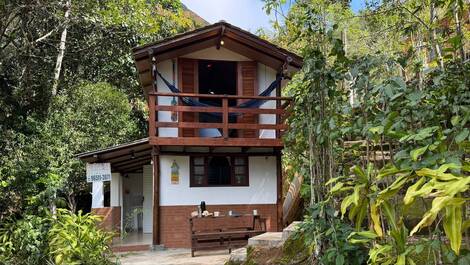 Chalet in the woods, 5 minutes from the beach.