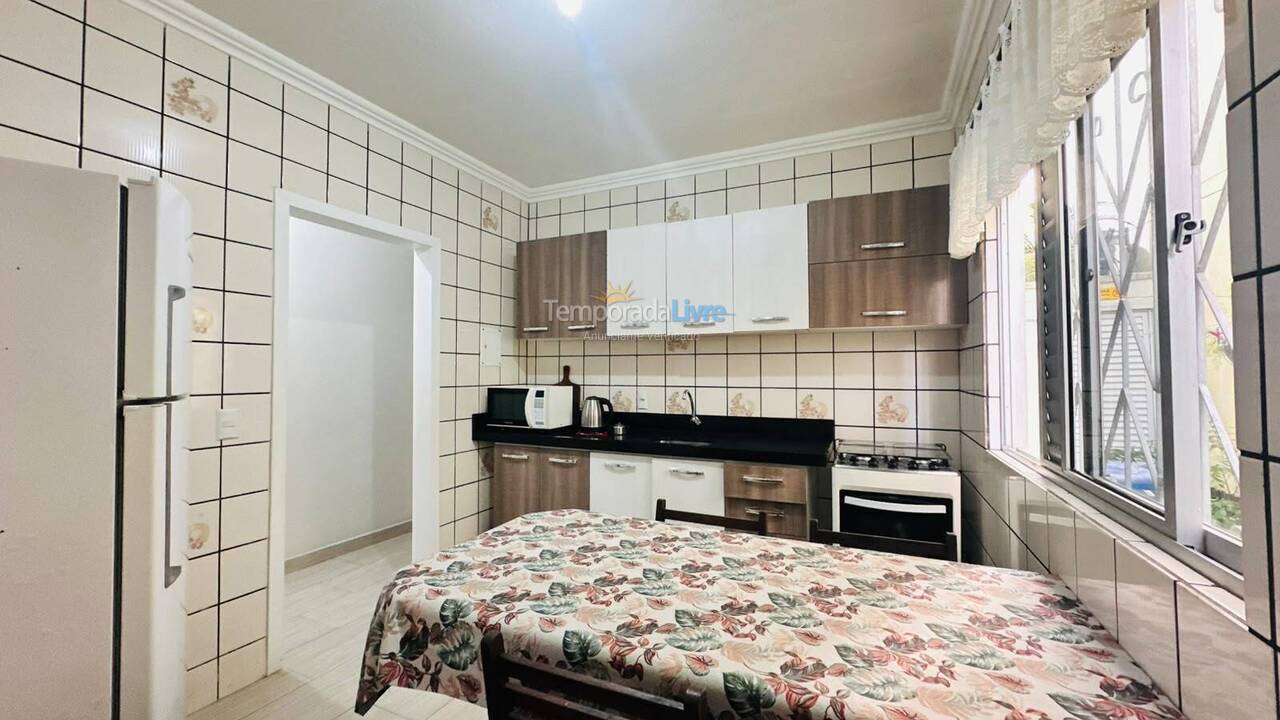Apartamento para aluguel de temporada em Balneário Camboriú (Praia Central)