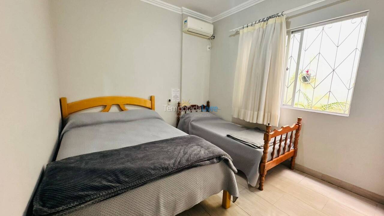 Apartamento para aluguel de temporada em Balneário Camboriú (Praia Central)
