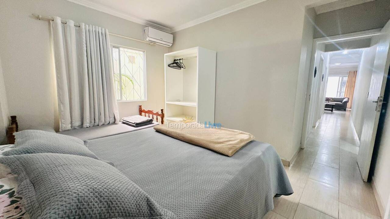 Apartamento para aluguel de temporada em Balneário Camboriú (Praia Central)