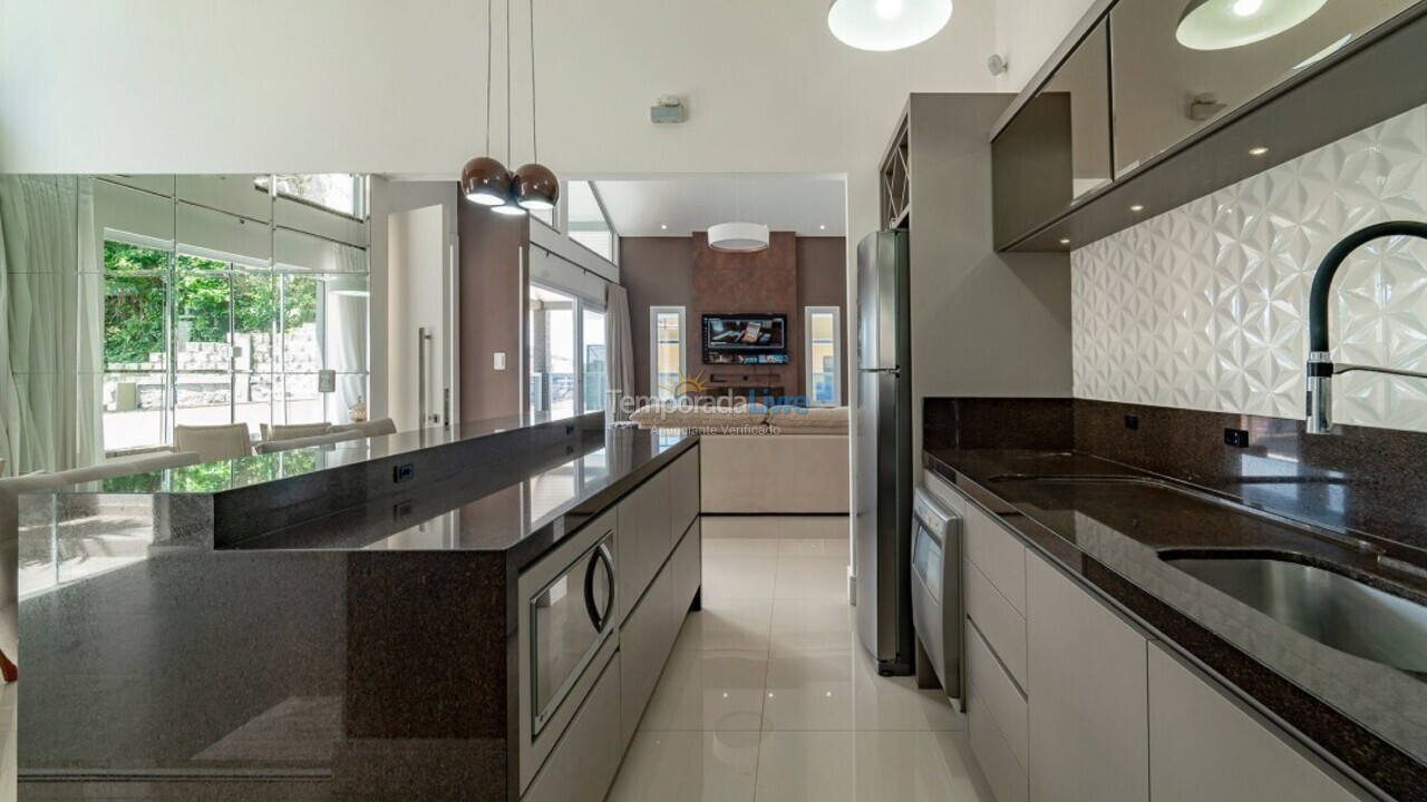 Casa para alquiler de vacaciones em Bombinhas (Praia de Bombinhas)