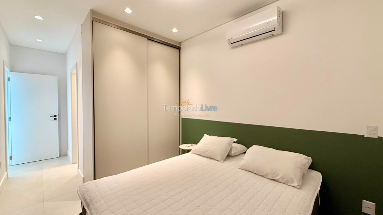 Apartamento para aluguel de temporada em Bombinhas (Canto Grande)