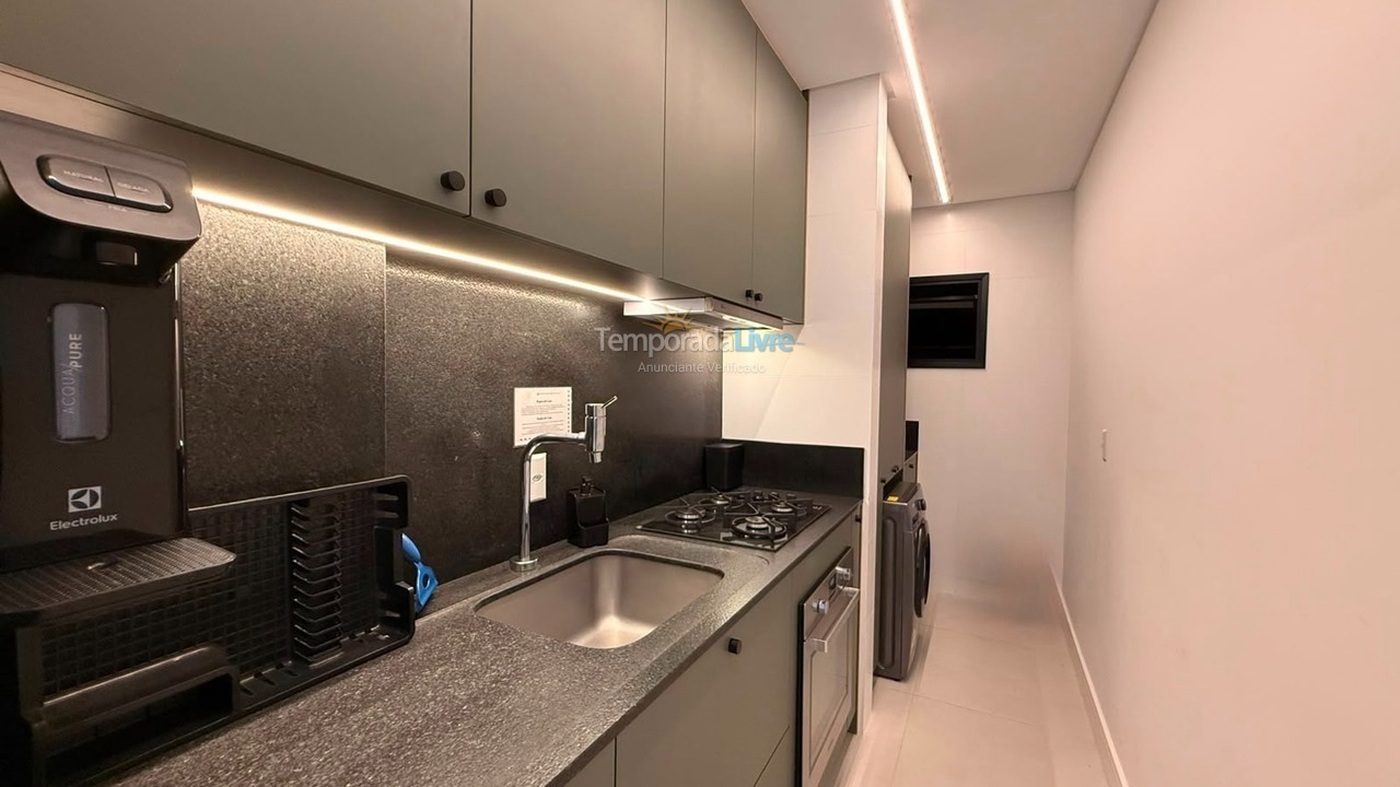 Apartamento para aluguel de temporada em Bombinhas (Canto Grande)