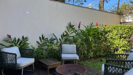 Baleia, 100 m from the beach, 4 suites, swimming pool, barbecue.