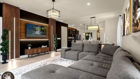 Disney vacation in a luxury home.