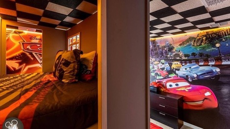 Disney vacation in a luxury home.