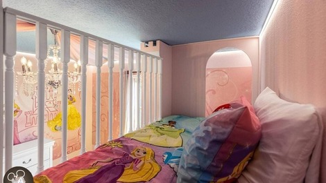 Disney vacation in a luxury home.