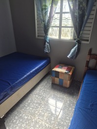 Quarto 3- 1 cama de casal/solteiro 