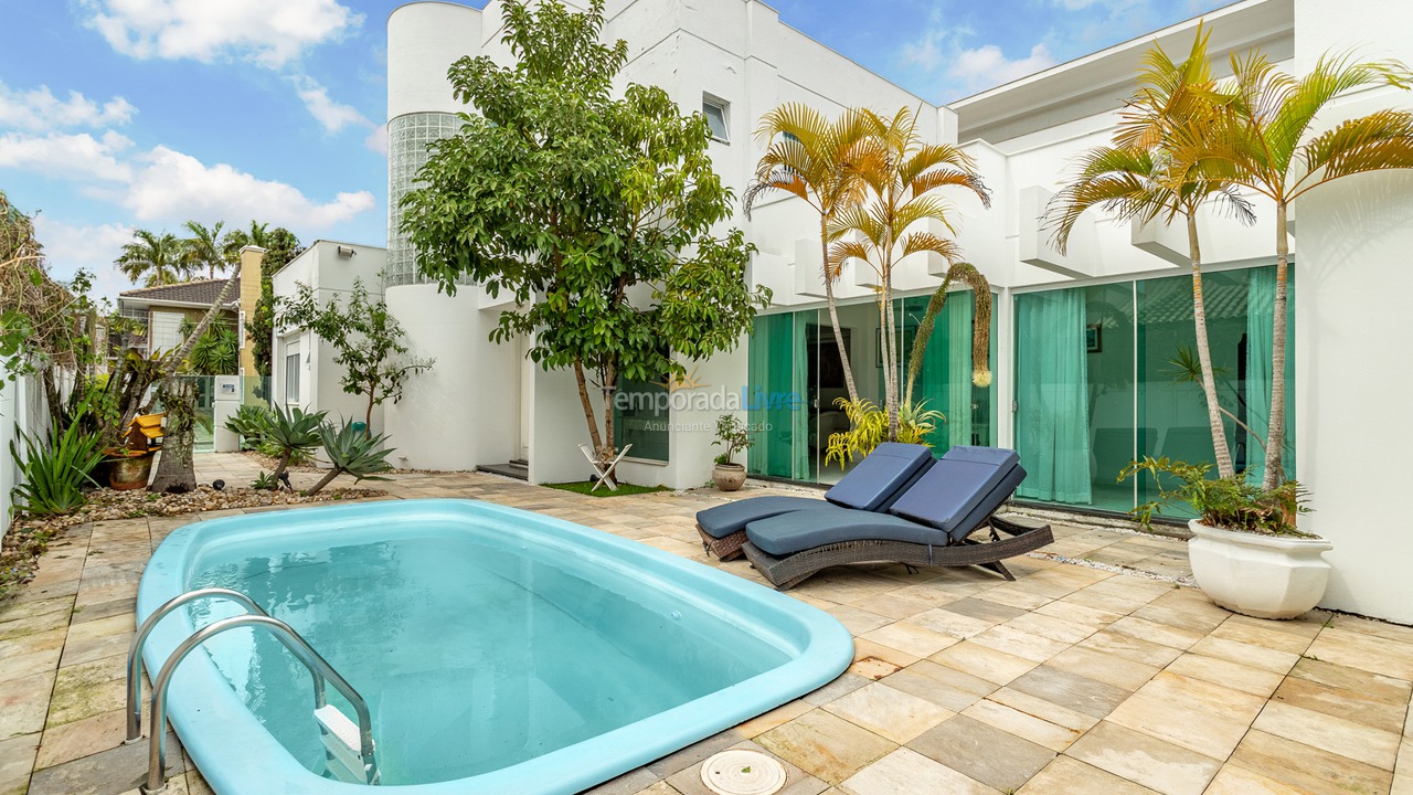 Casa para aluguel de temporada em Florianopolis (Jurerê Internacional)