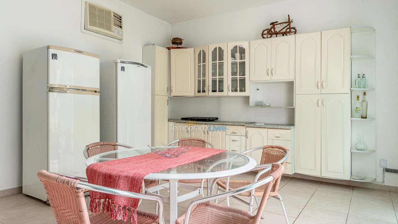 Casa para aluguel de temporada em Florianopolis (Jurerê Internacional)