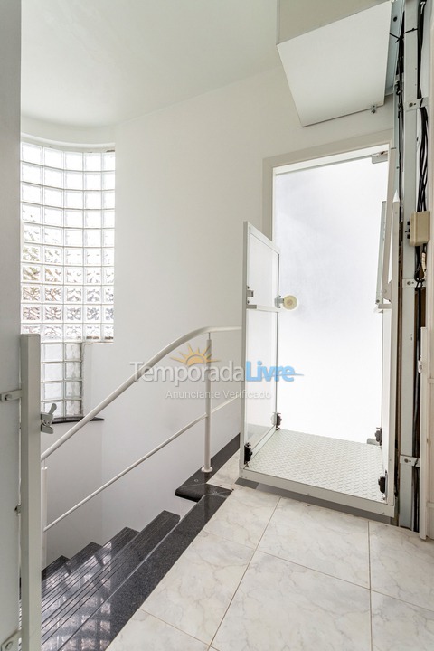 Casa para aluguel de temporada em Florianopolis (Jurerê Internacional)