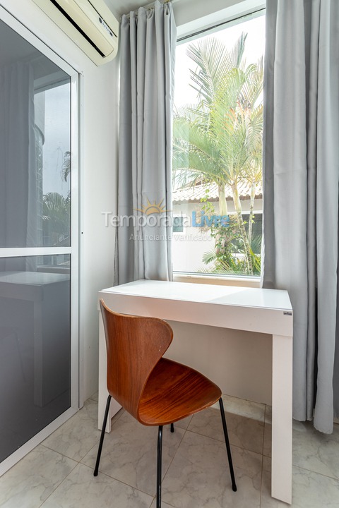 Casa para aluguel de temporada em Florianopolis (Jurerê Internacional)