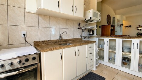 Apartamento con vista al mar en alquiler en Bombinhas 01 suite (LA0009)