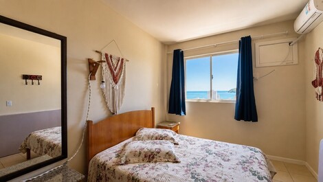 Apartamento con vista al mar en alquiler en Bombinhas 01 suite (LA0009)