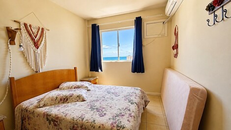 Apartamento con vista al mar en alquiler en Bombinhas 01 suite (LA0009)