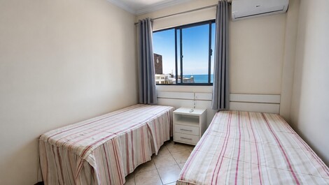 Apartamento 03 dorm. Vista mar locação em Bombinhas (LA0012)