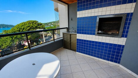 Apartamento 03 dorm. Vista mar locação em Bombinhas (LA0012)